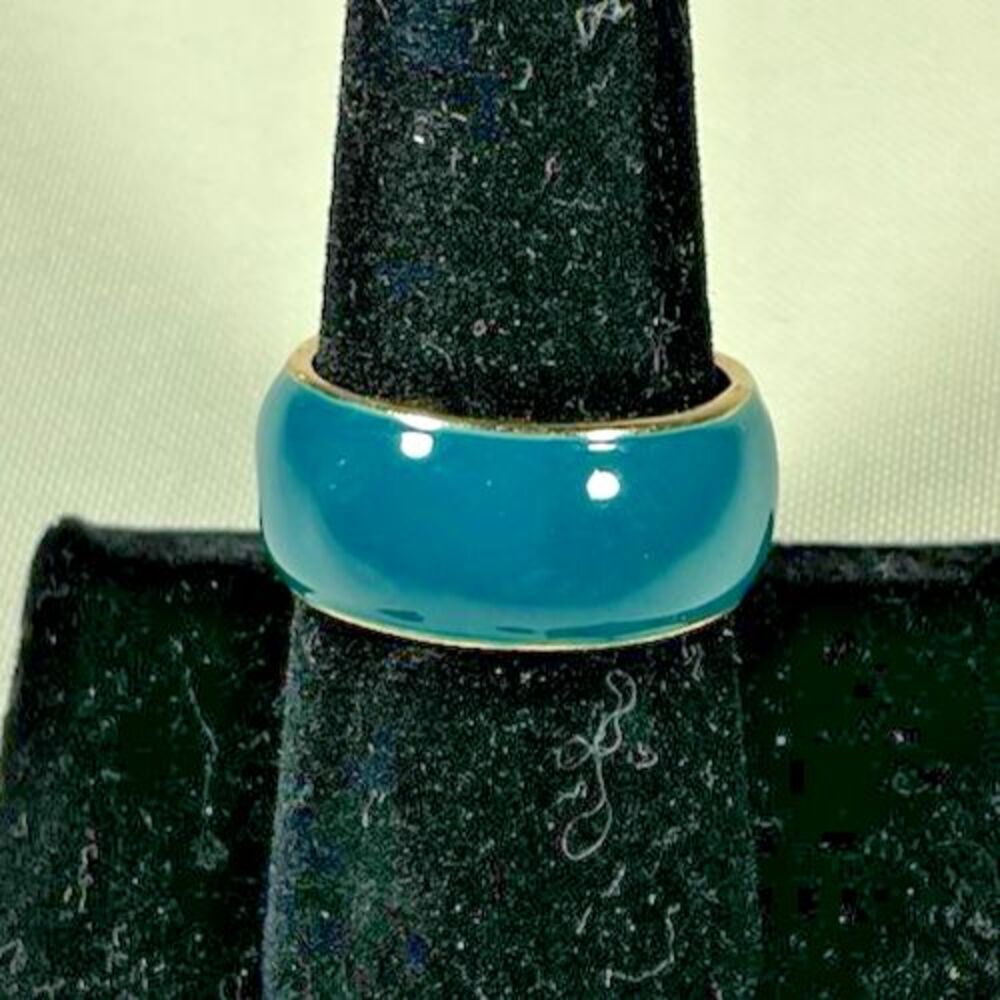 Green Enamel Ring Gold Tone Wide Band Size 7 Classic Statement Chunky EUC Beauty